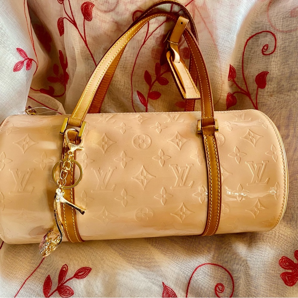 Authentic Louis Vuitton Bedford pink Vernis bag with charm